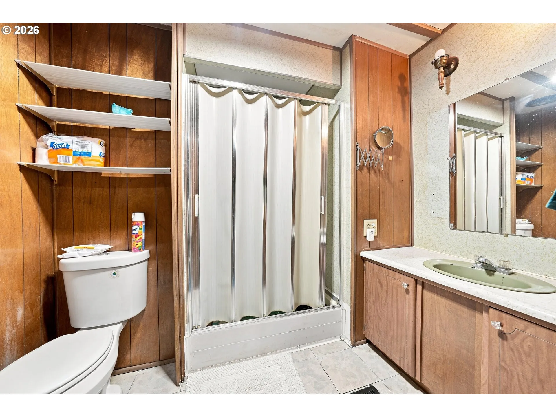 Primary Bedroom-Attached Bathroom
