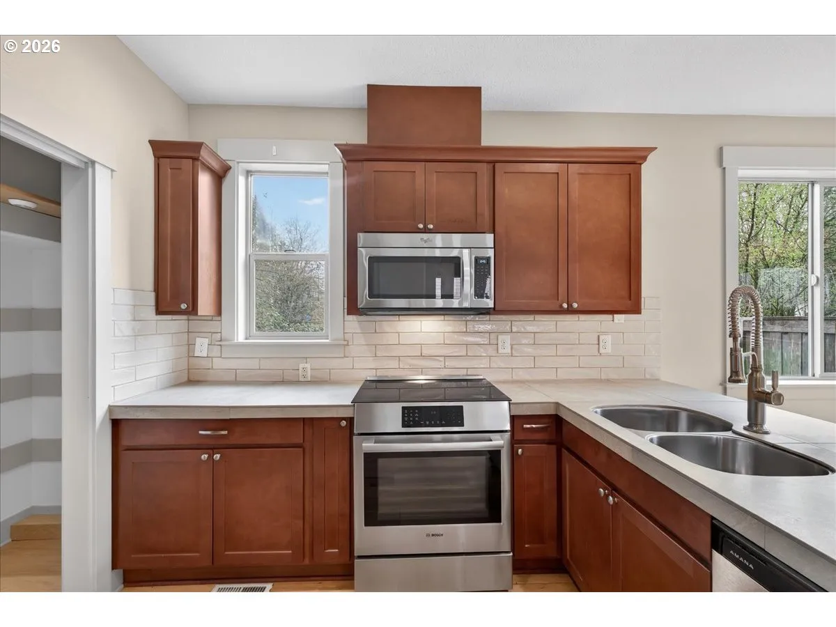 Kitchen-Oven