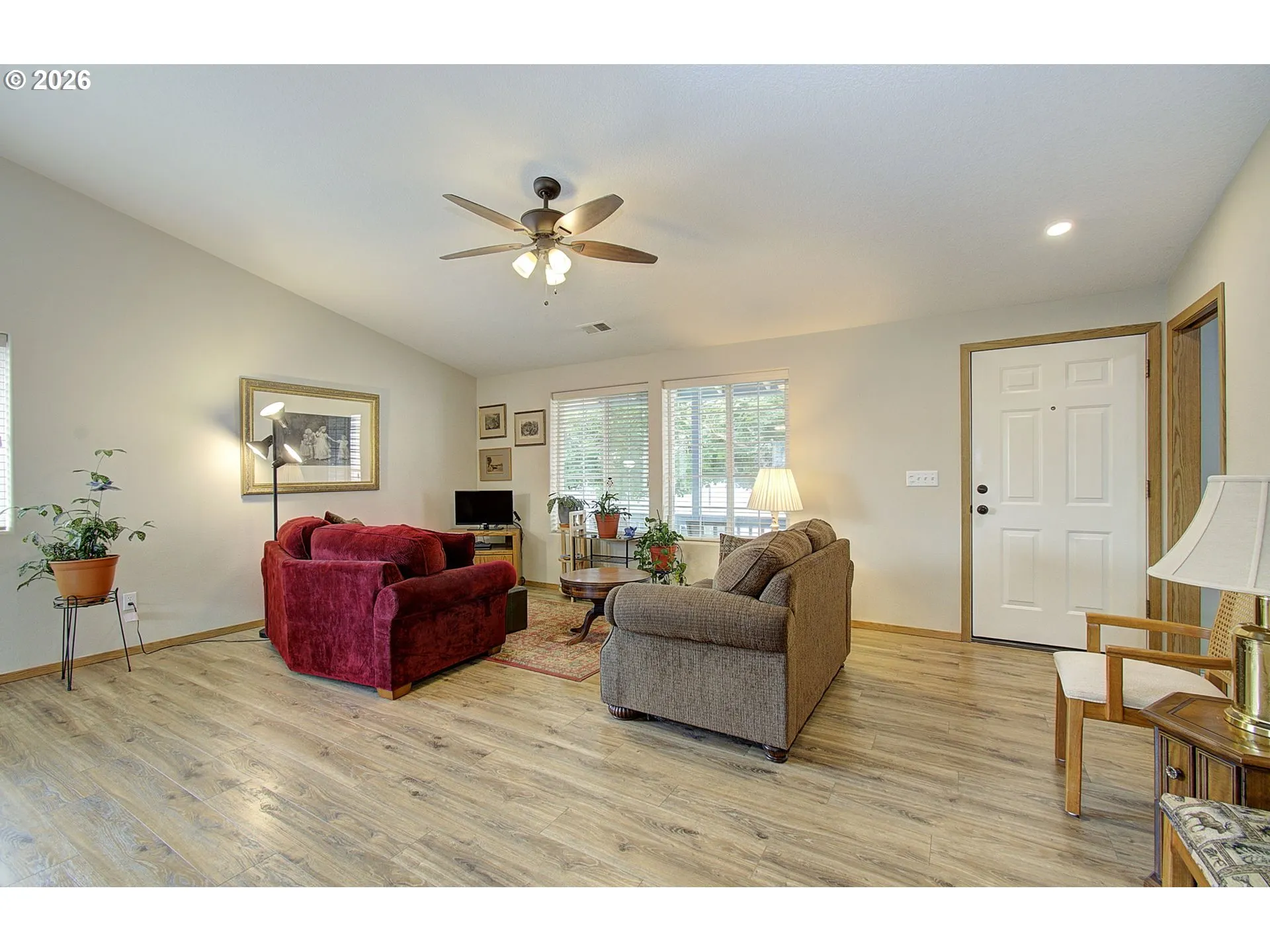Living Room-Vaulted Ceilings