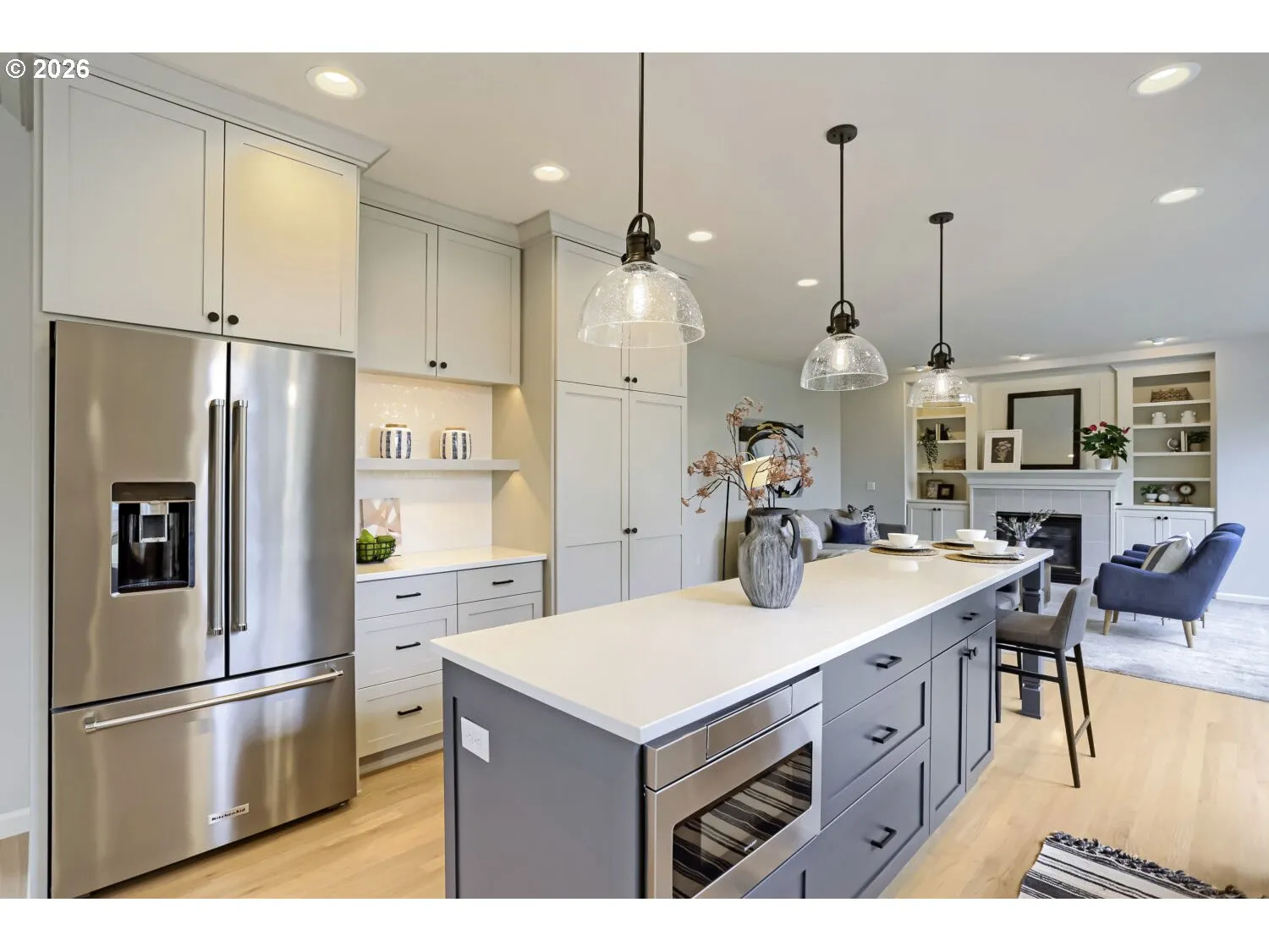 Kitchen/Family Room-Island