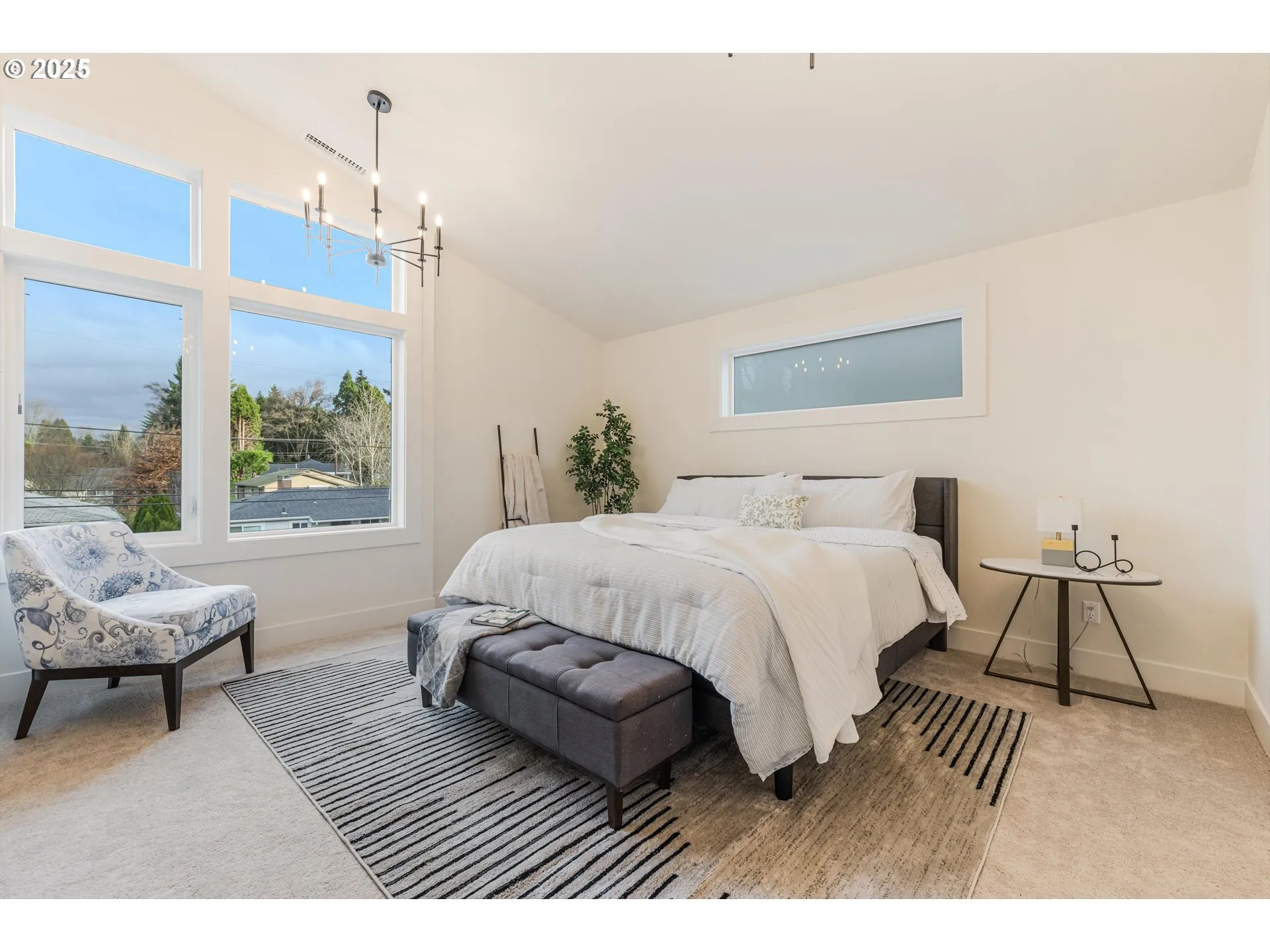 Bedroom, Primary-Vaulted Ceilings