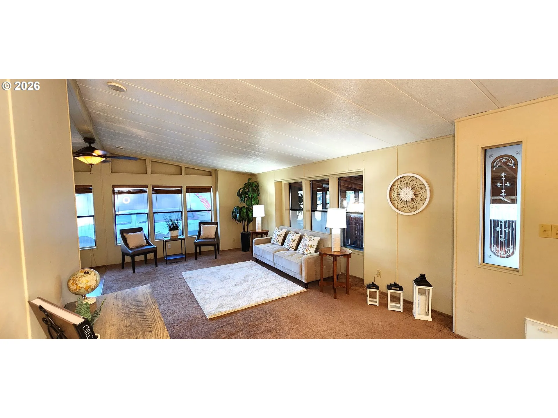 Living Room-Vaulted Ceilings