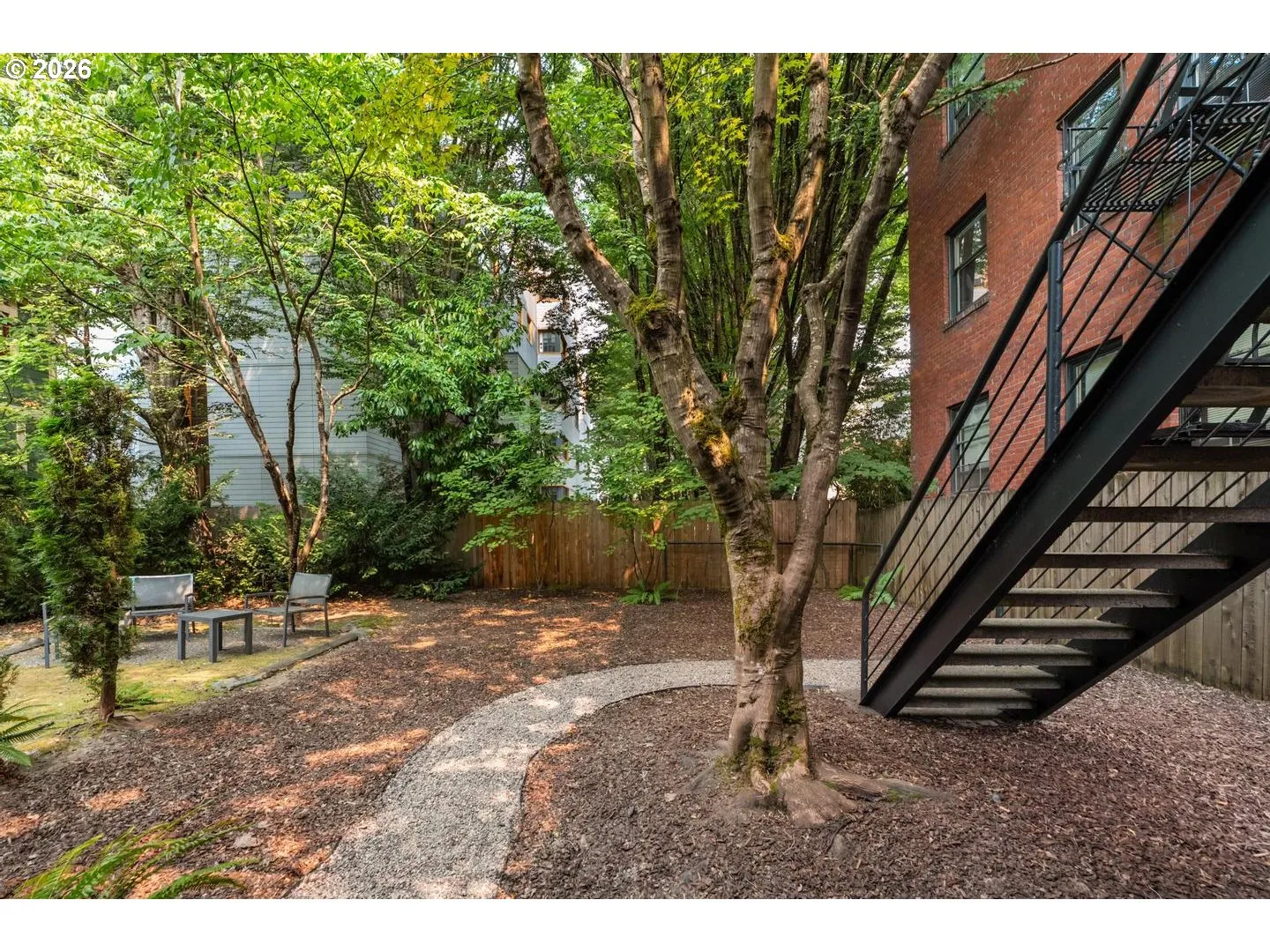 Yard-Back