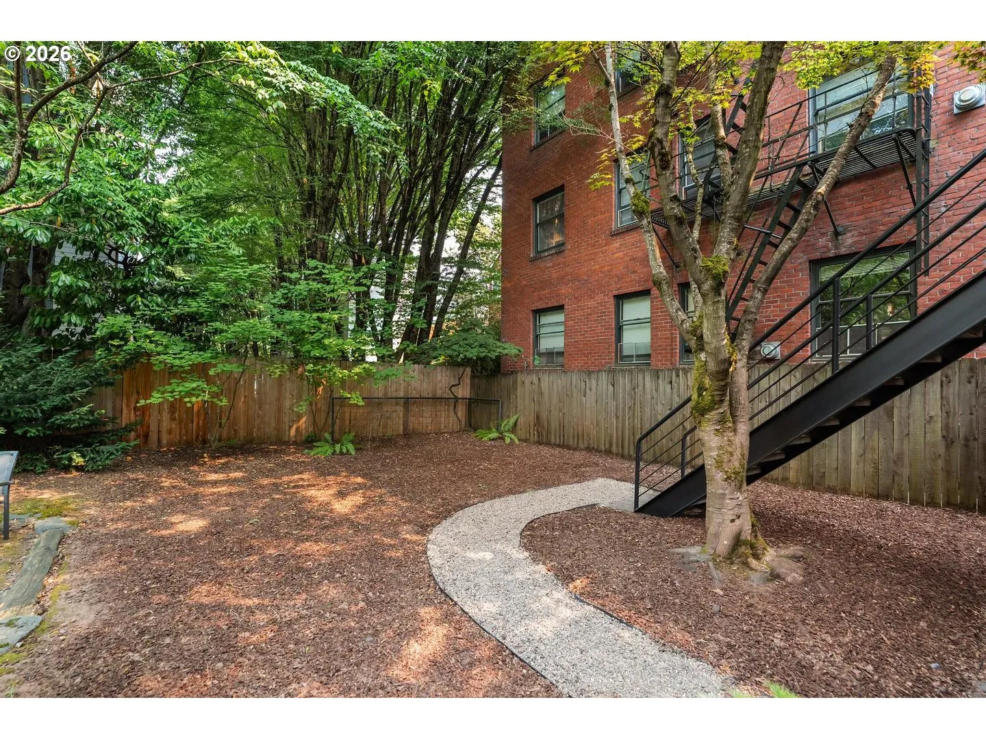 Yard-Back