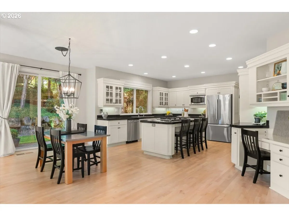 Kitchen-Eating Area