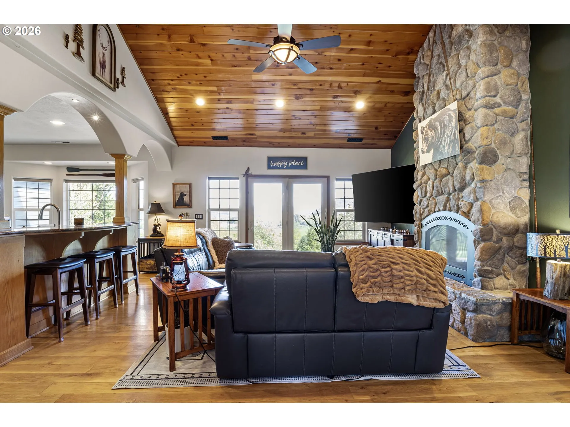 Living Room-Vaulted Ceilings