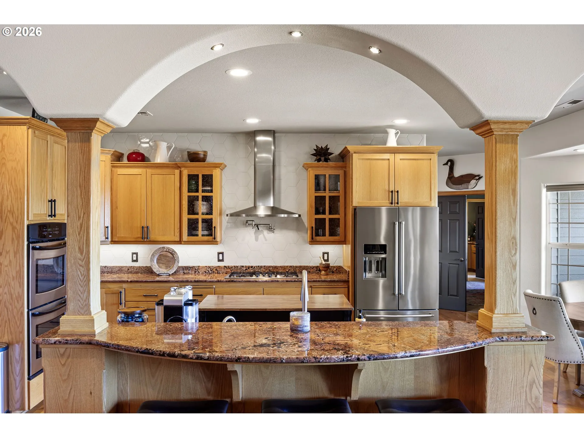 Kitchen-Breakfast Bar