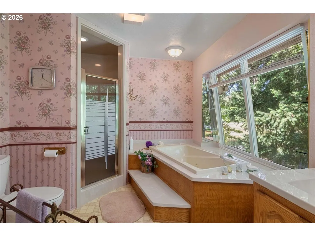 En Suite Bathroom-Upper