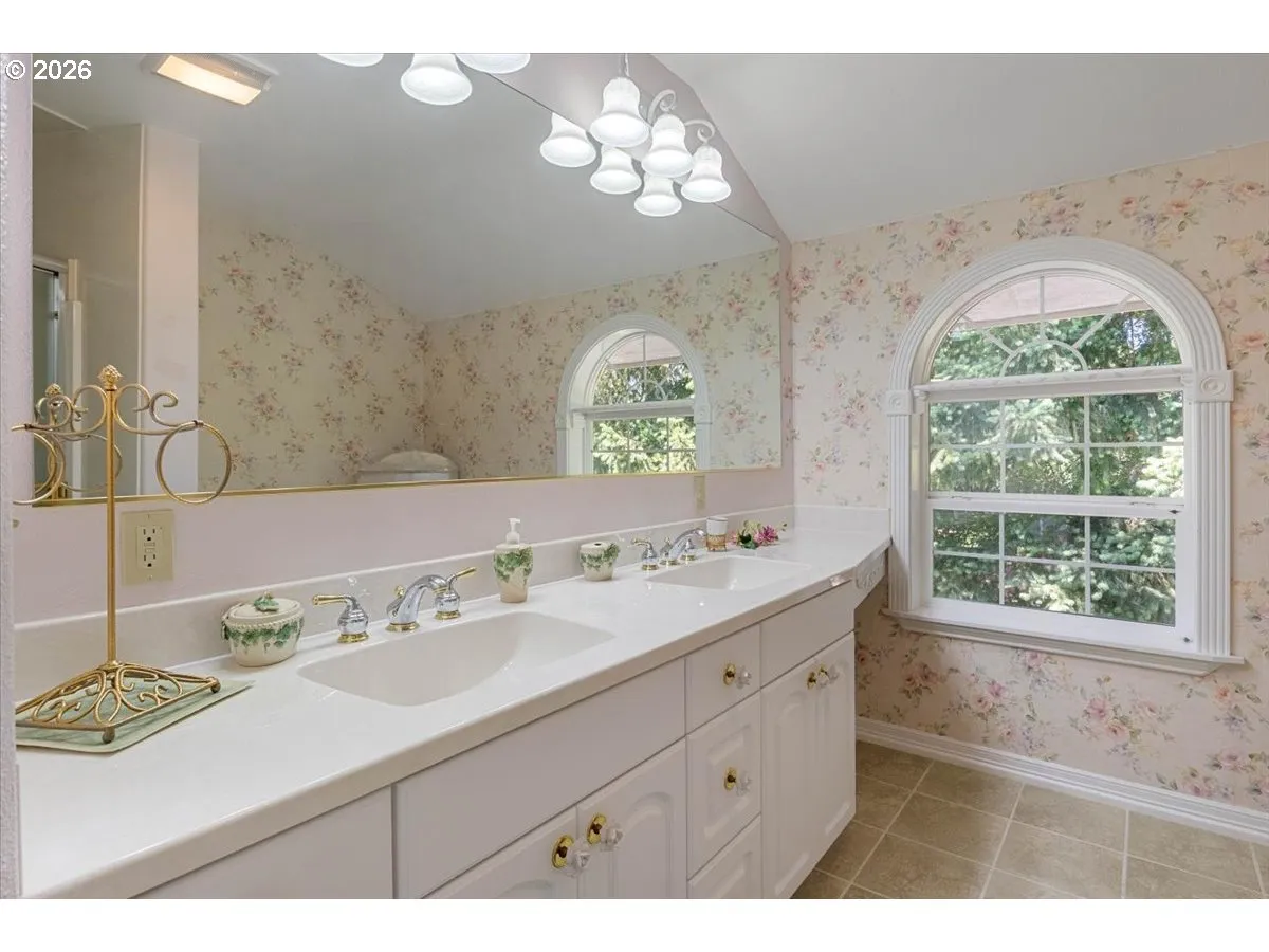 Bathroom-Upper
