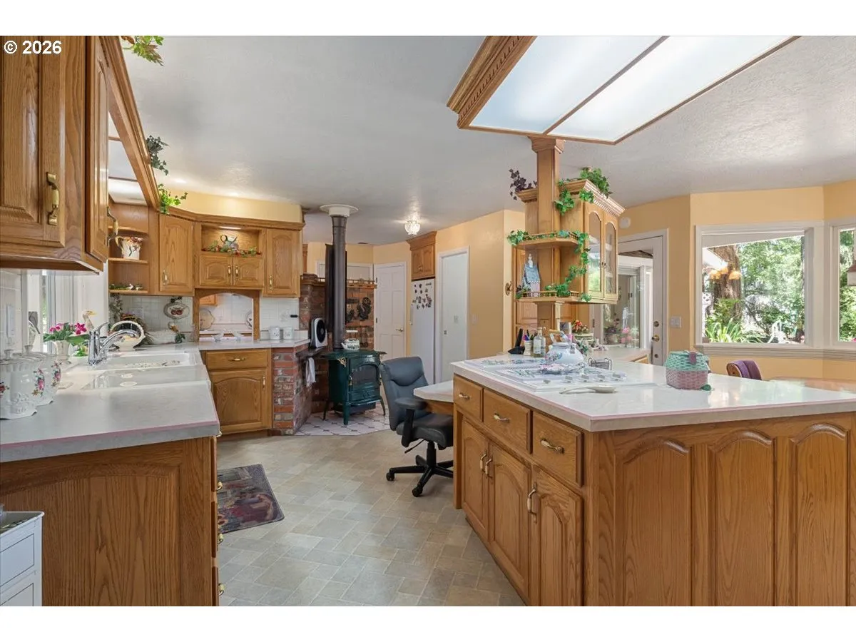 Kitchen-Cooking Island