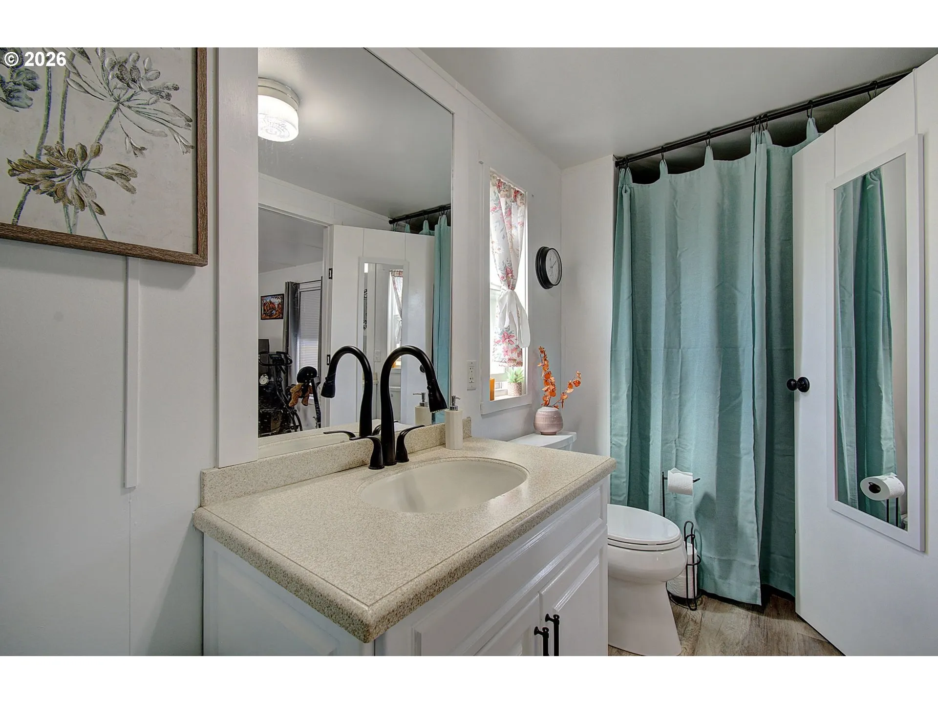 Bathroom, Attached