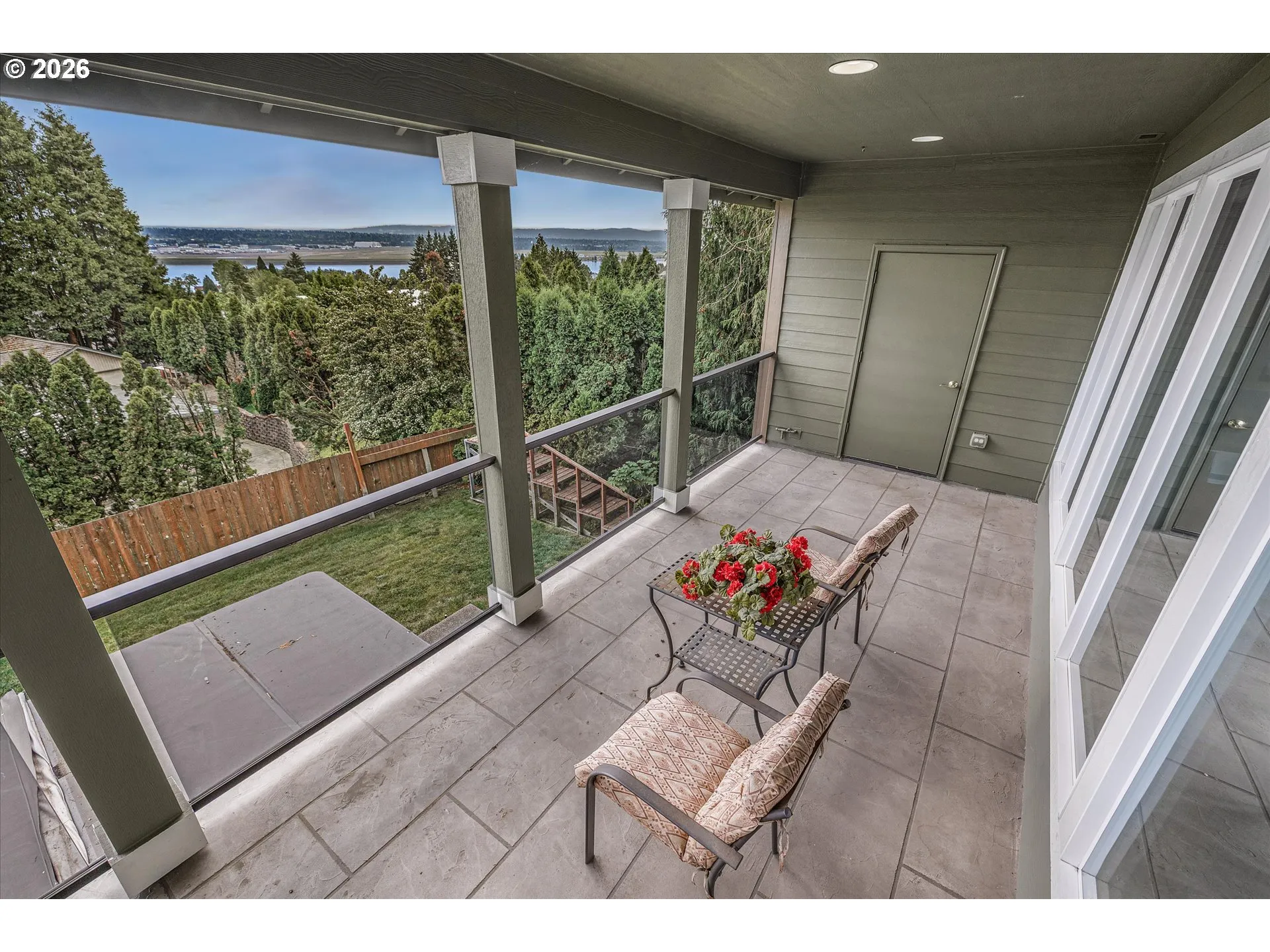 Balcony-Covered