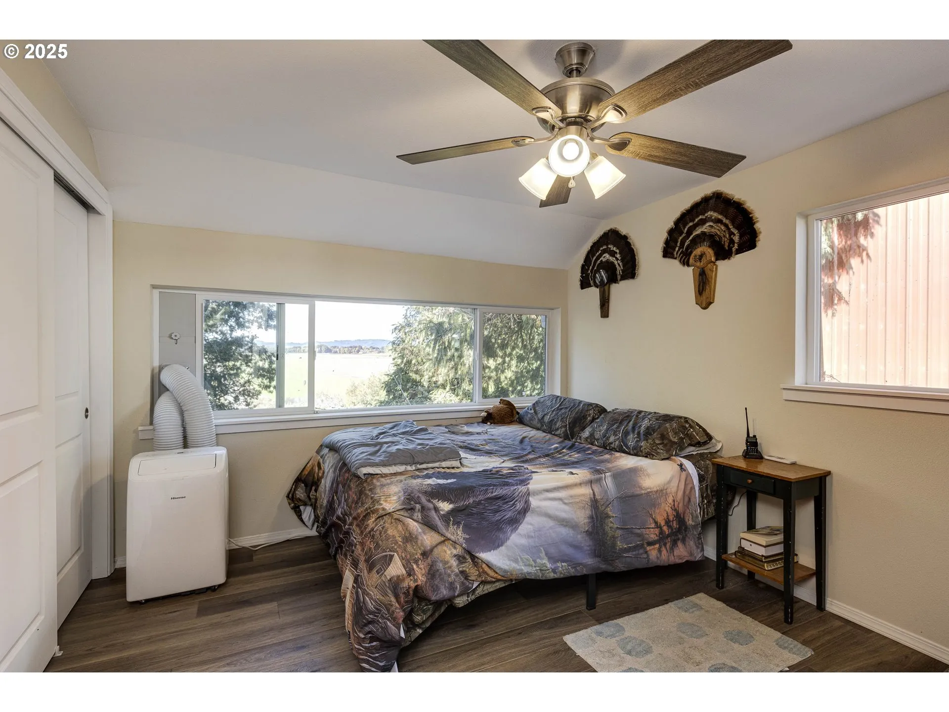 Bedroom, Primary