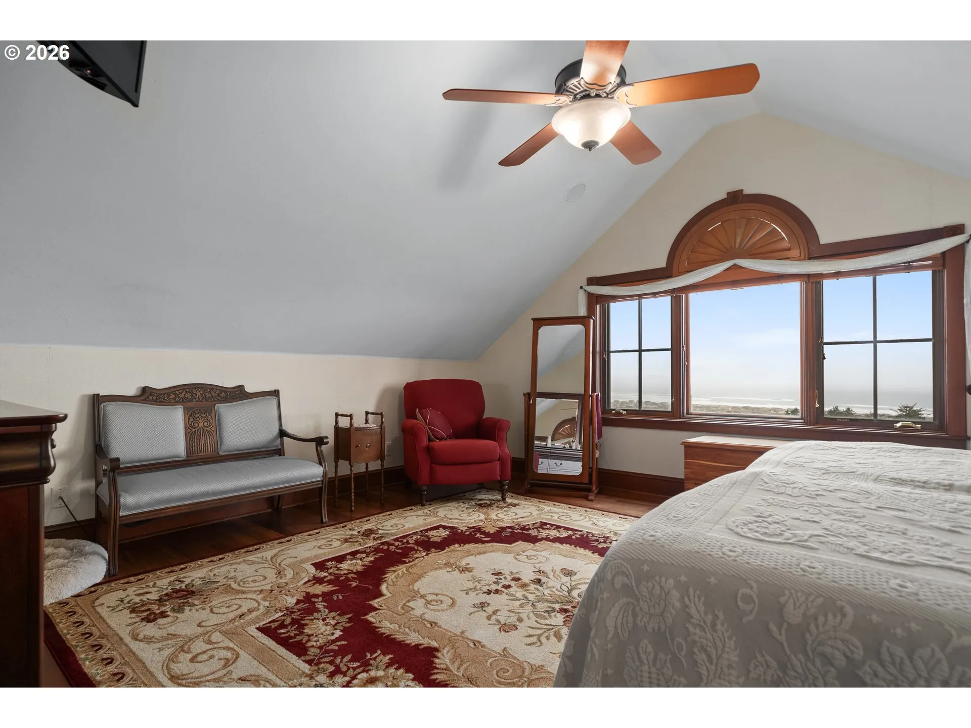 Bedroom, Primary-Vaulted Ceilings