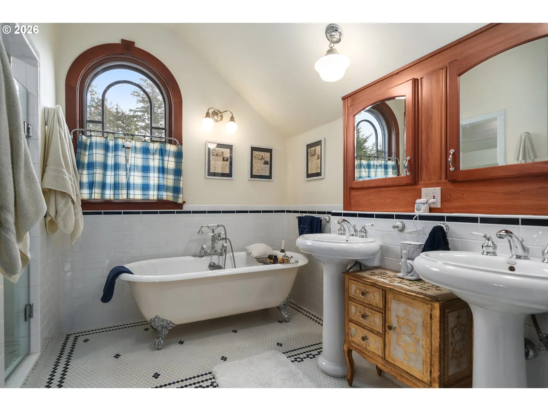 Bathroom-Upper