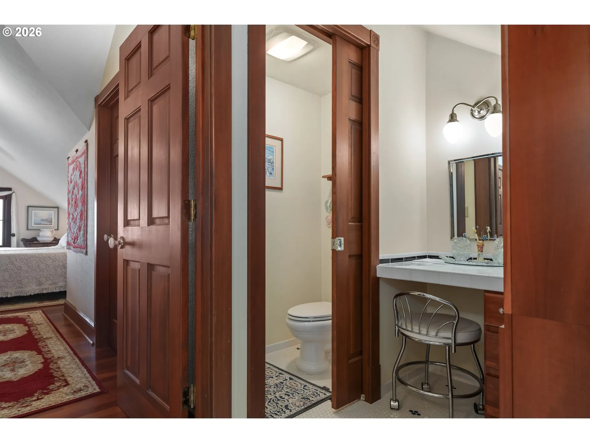 Bathroom-Upper