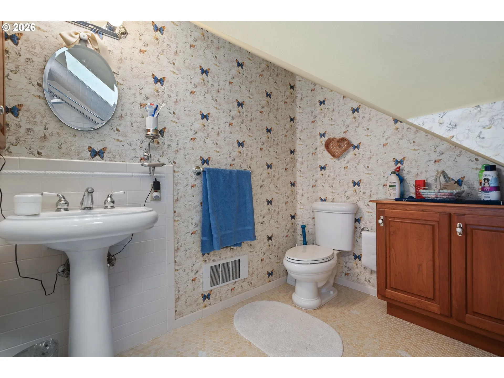 Bathroom-Upper
