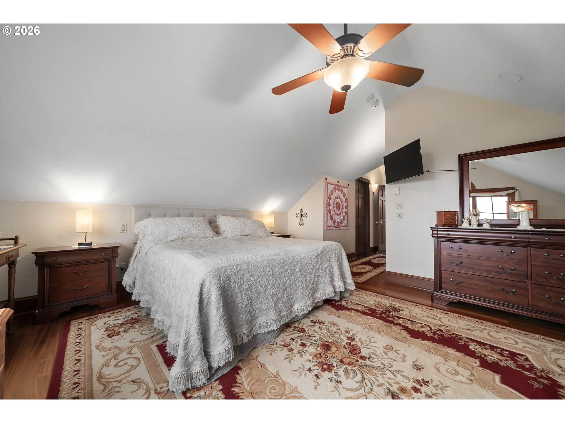 Bedroom, Primary-Upper