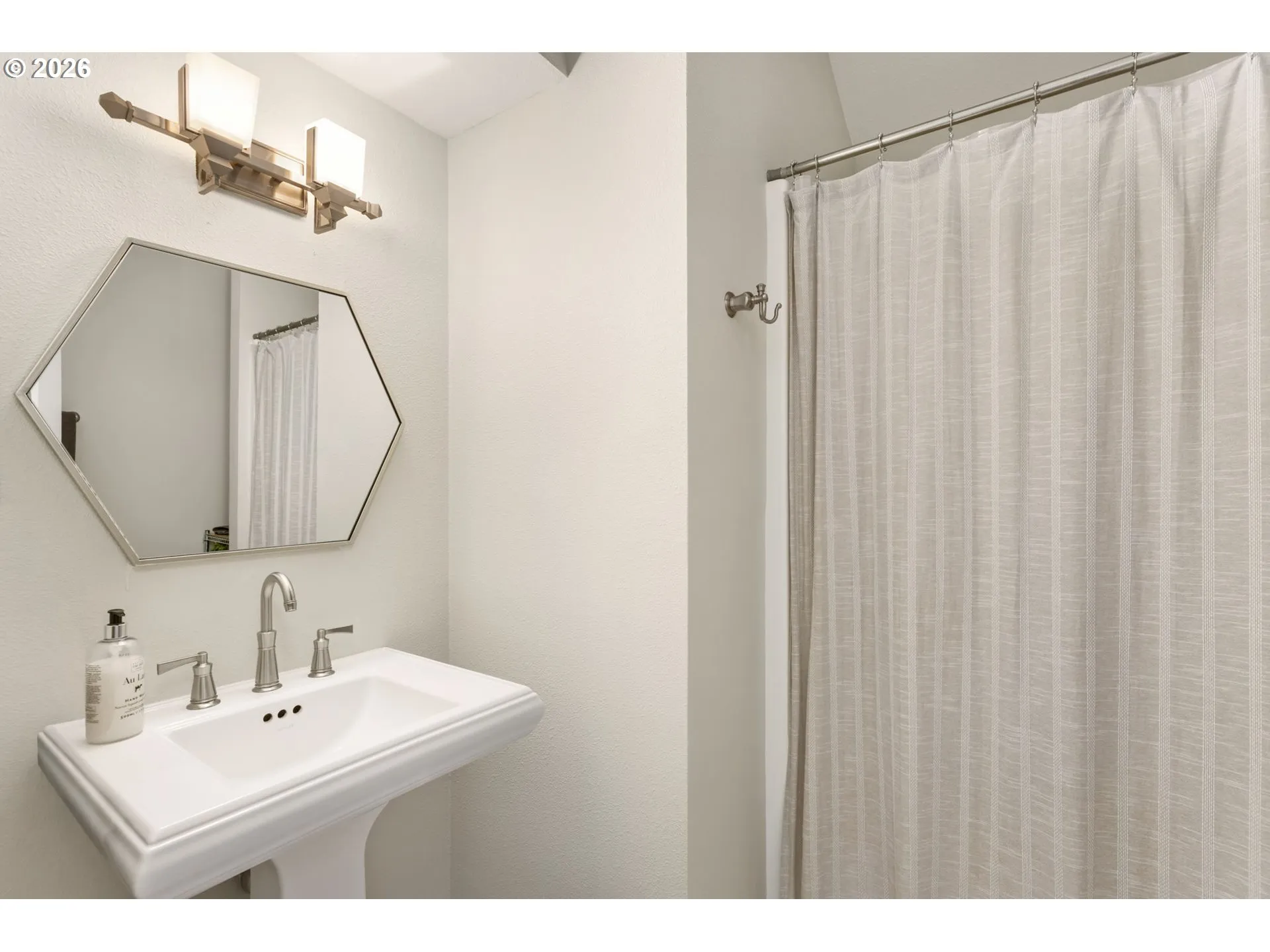 Bathroom-Upper