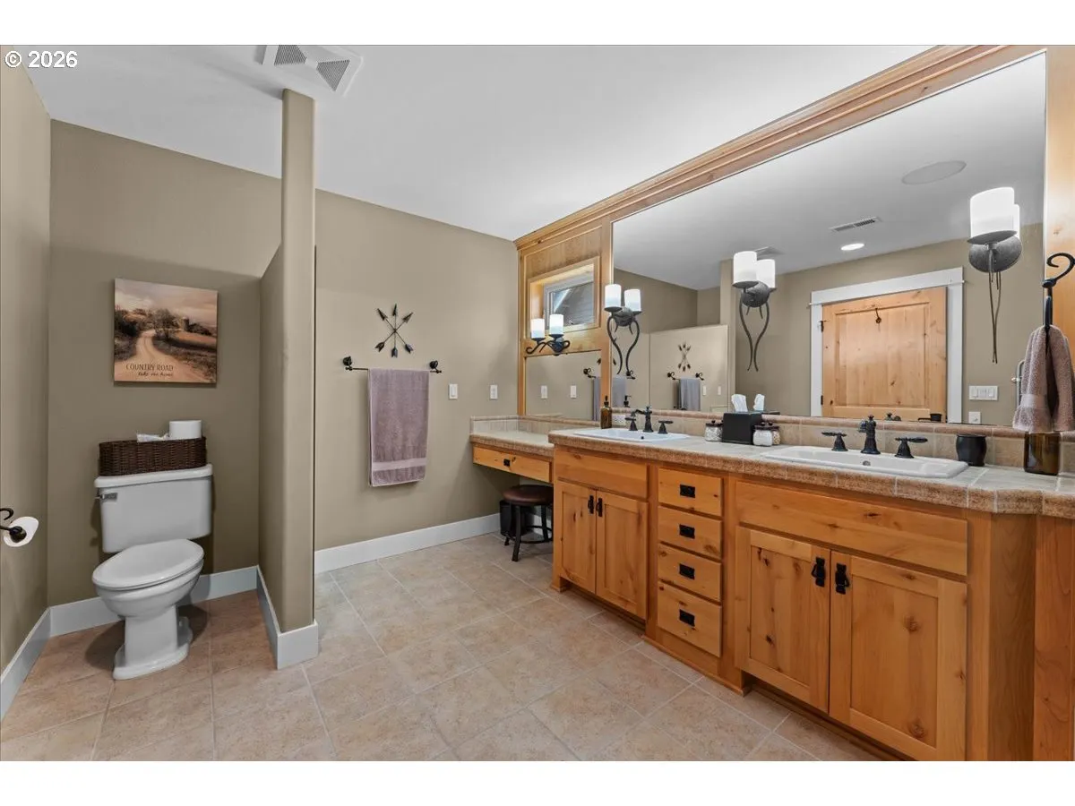 Bathroom, Attached