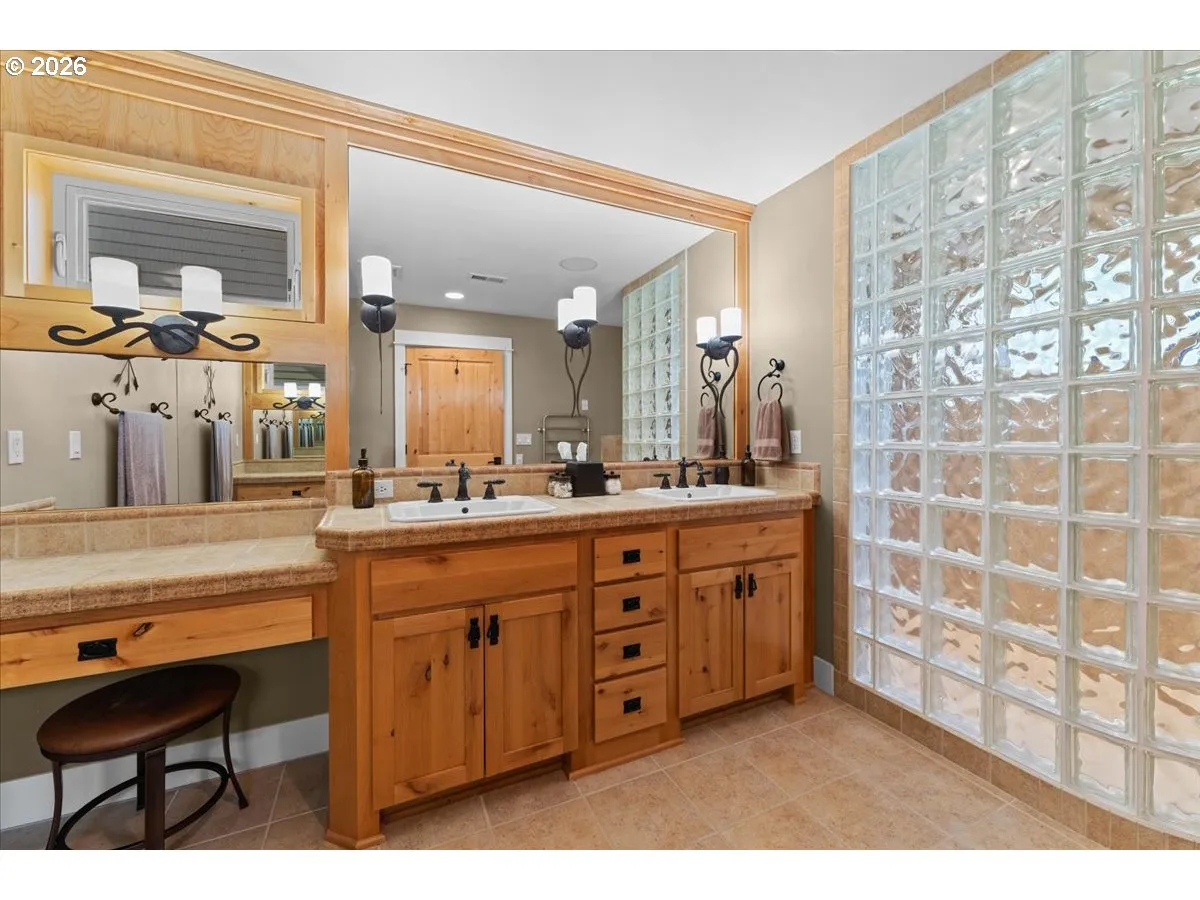 Bathroom, Attached-Double Sinks
