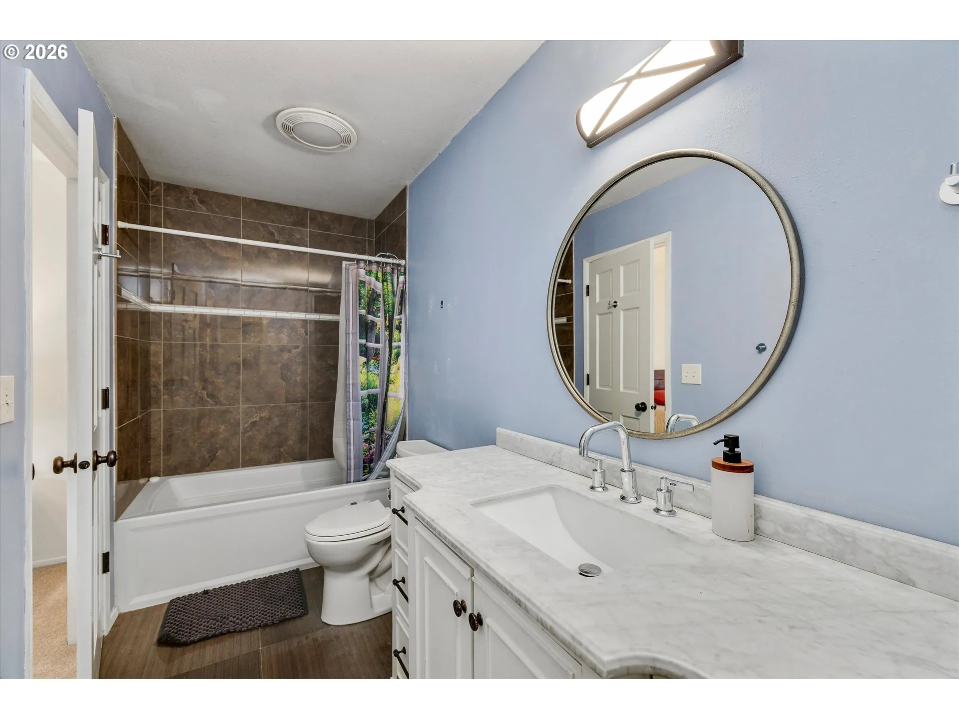 Bathroom, Attached