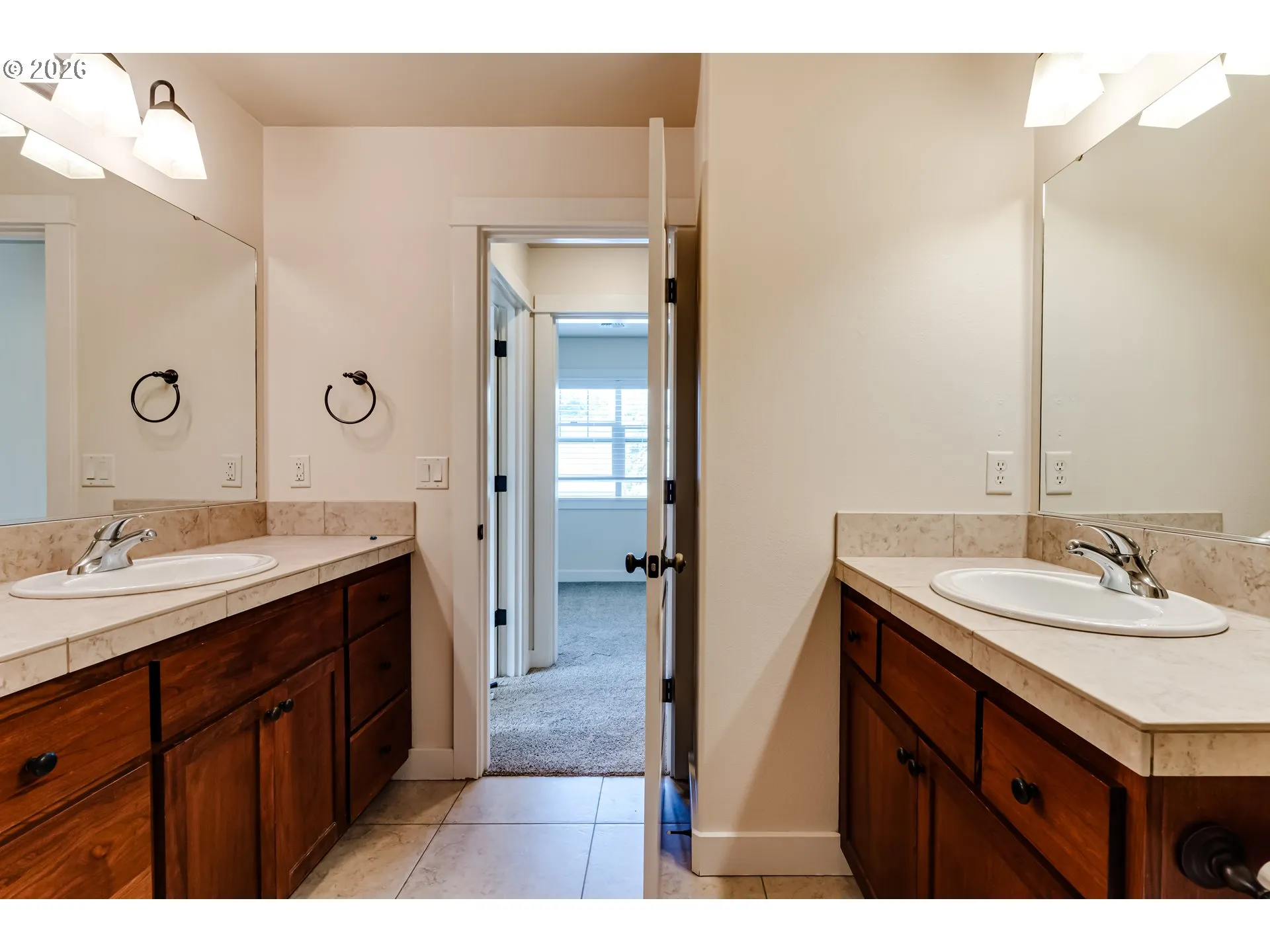 Bathroom-Upper