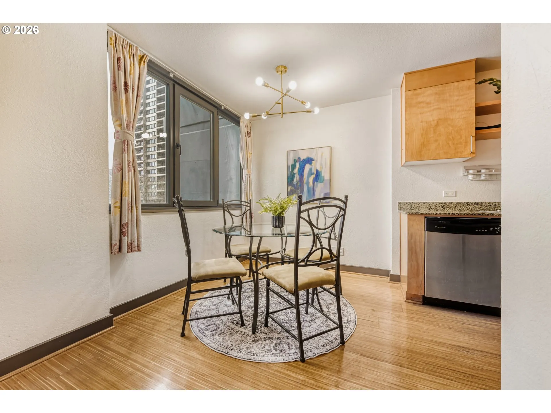 Dining Area-Wide Angle/Fisheye