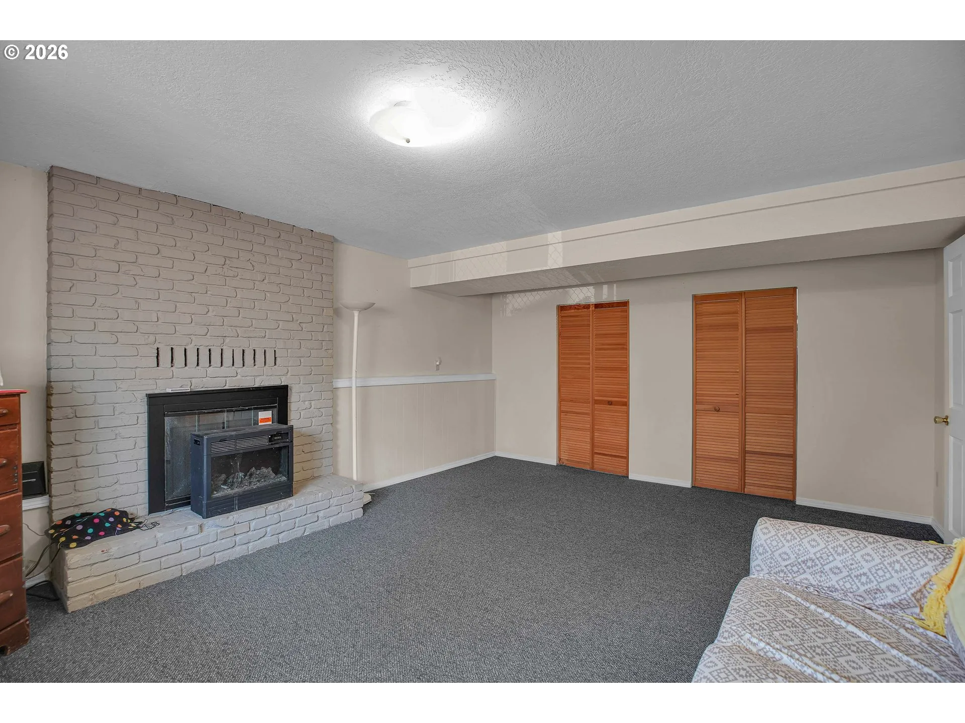 Living Room-Fireplace