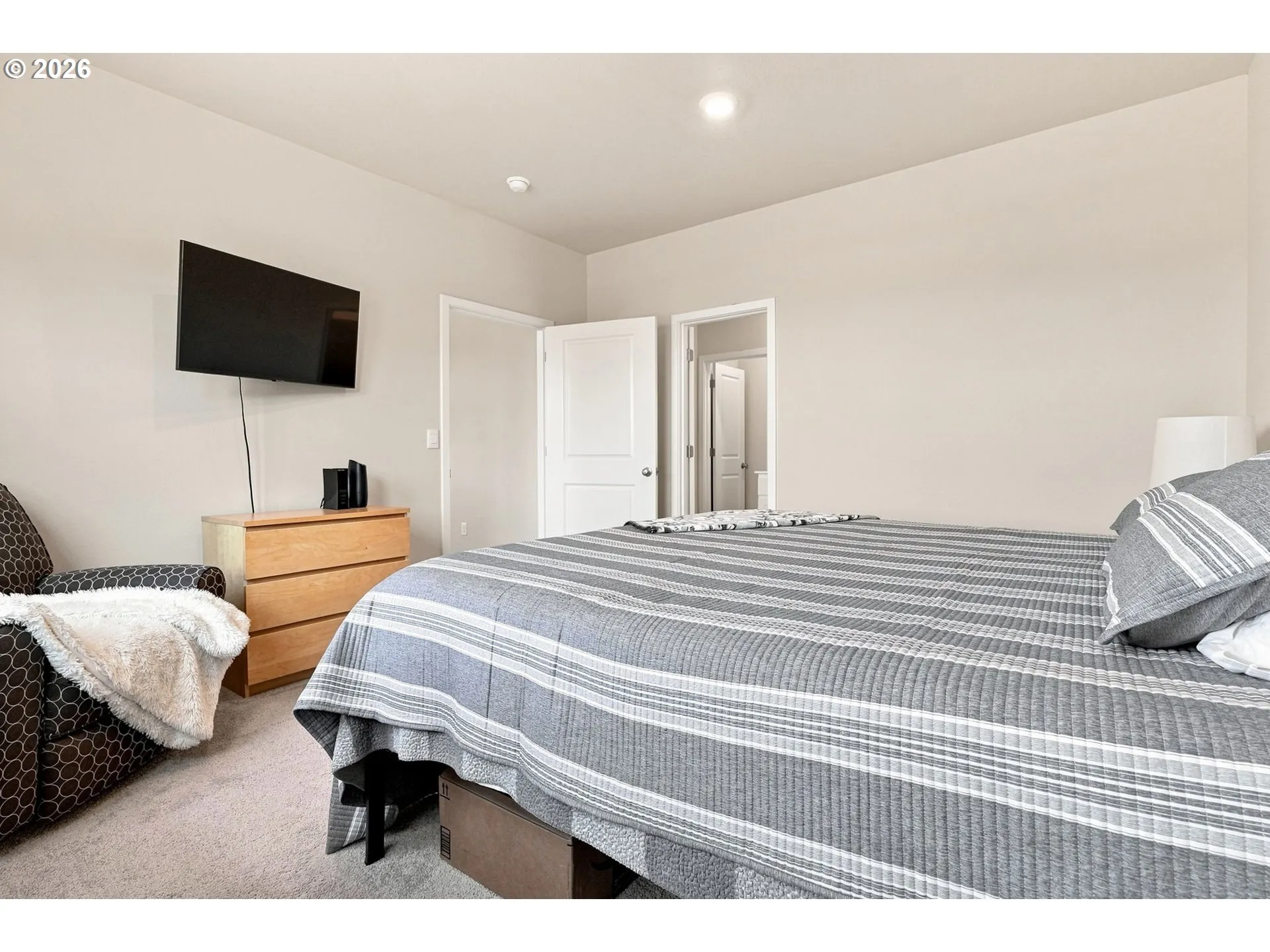 Bedroom, Primary