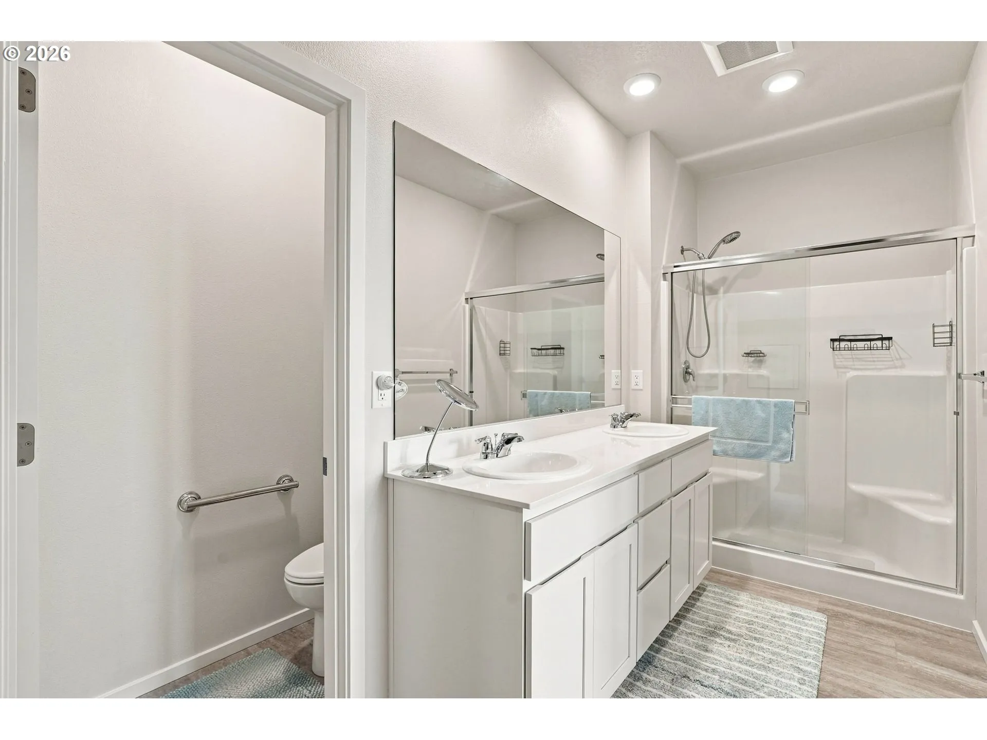 Bathroom, Attached-Double Sinks