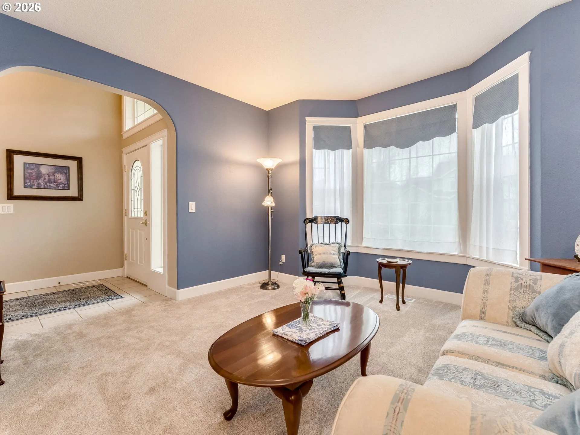 Living Room/Entrance