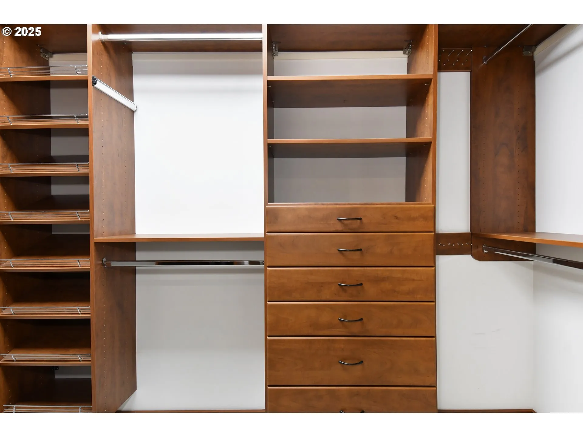 Bedroom-Walk-In Closet