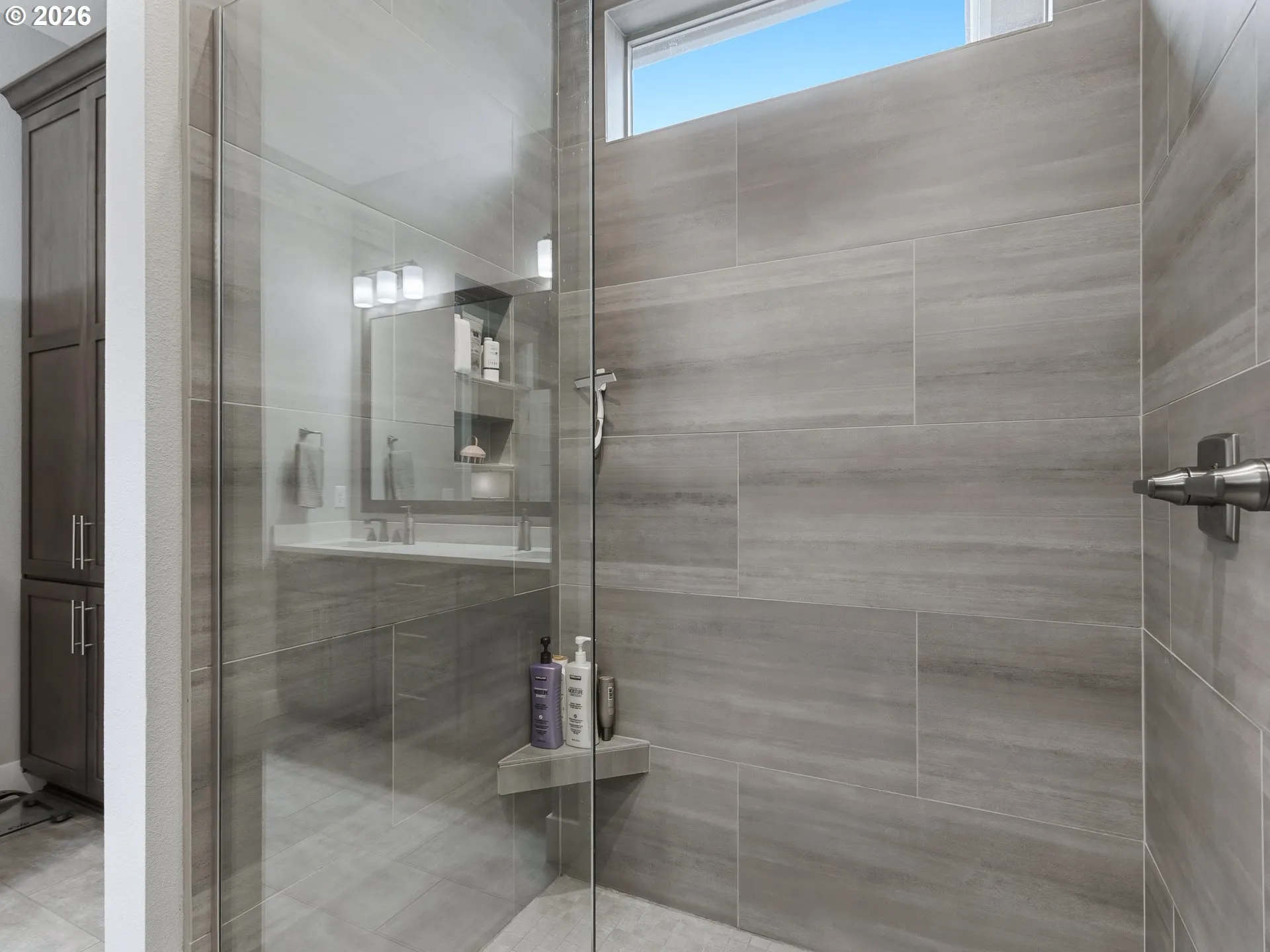 Bathroom-Walk in Shower