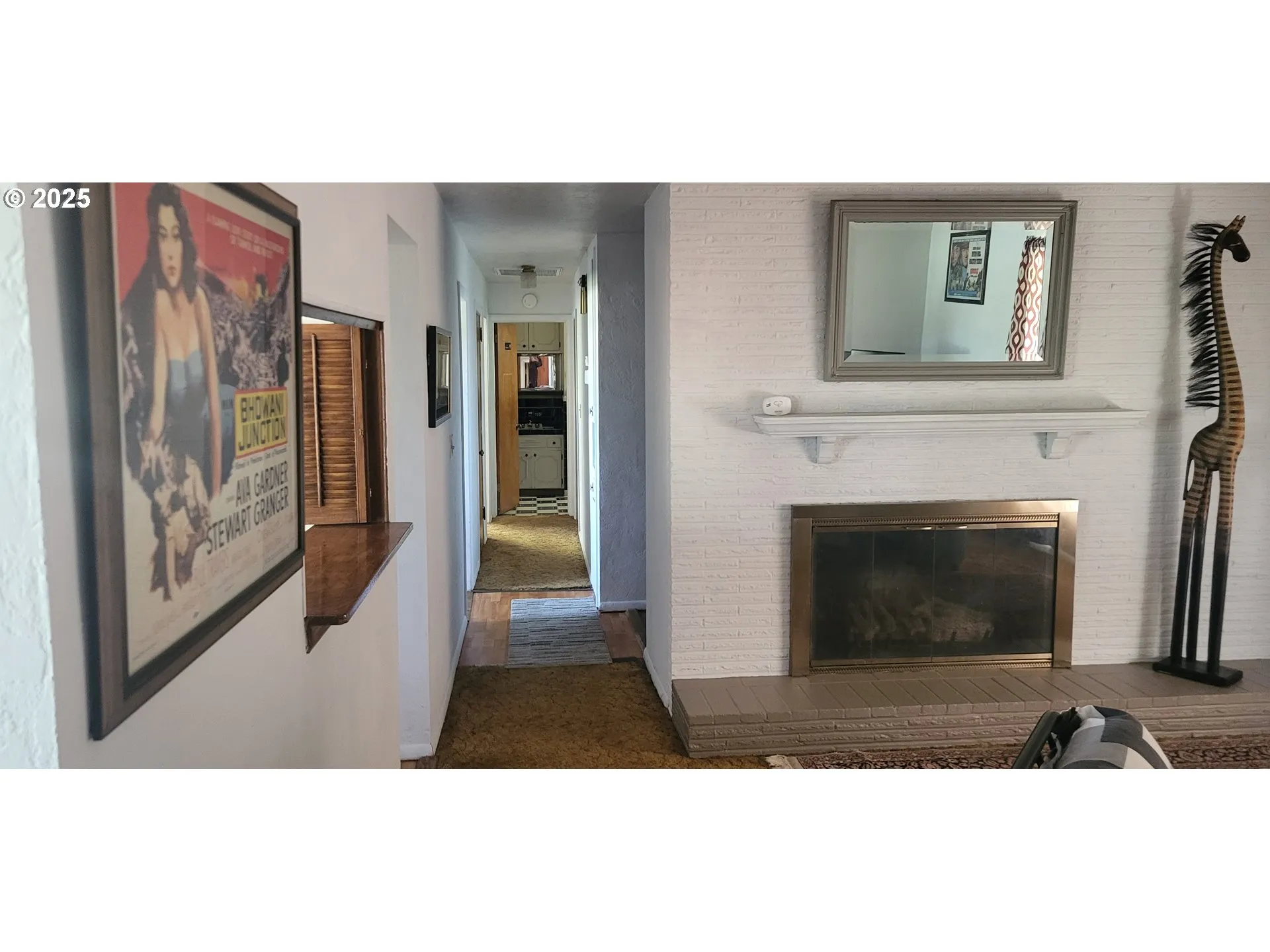 Living Room-Fireplace