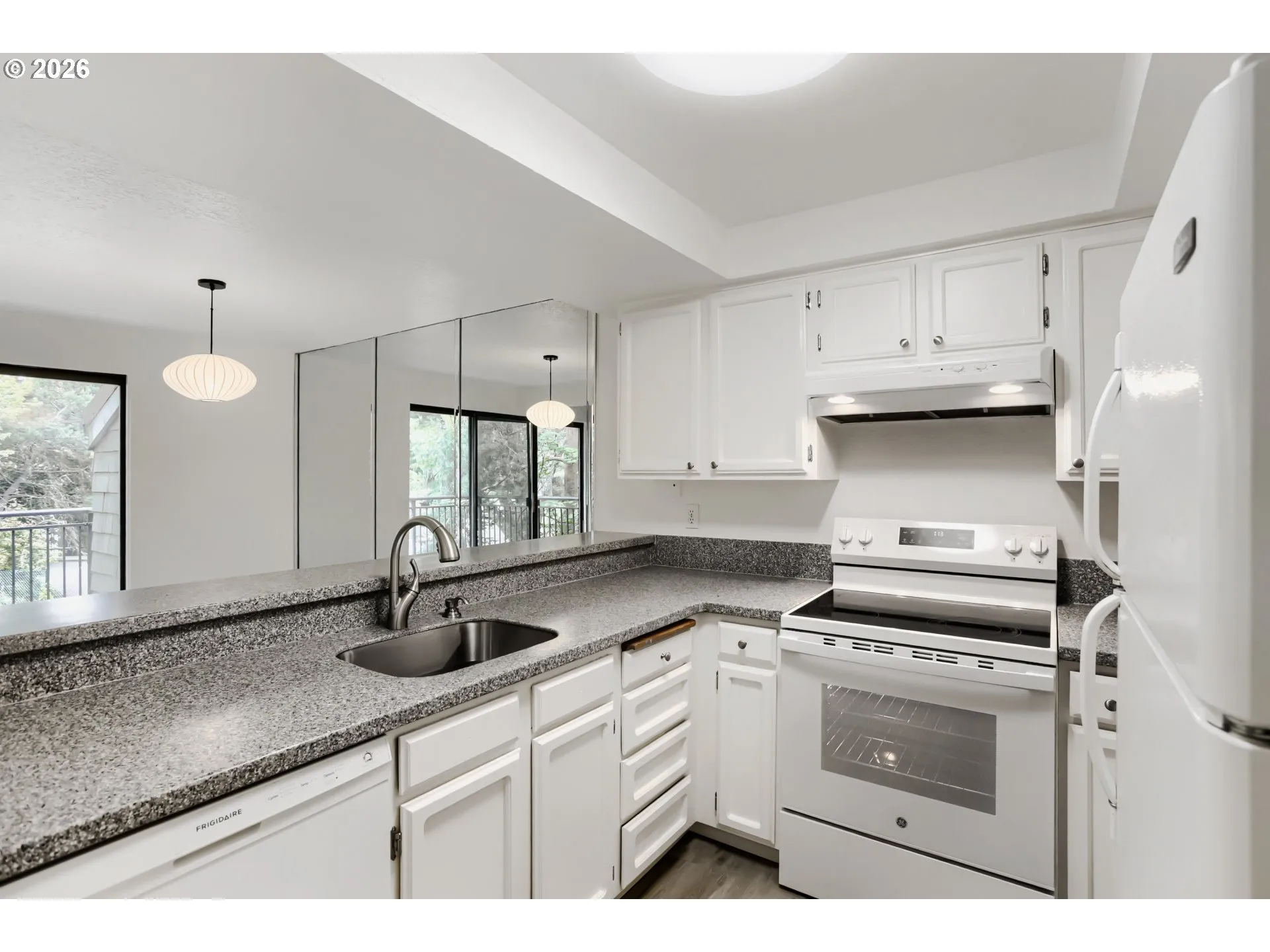 Kitchen-Wide Angle/Fisheye
