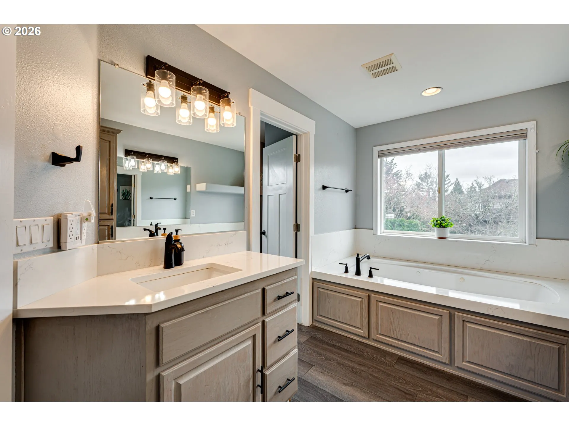 Owner's Suite Bathroom-Full Bathroom