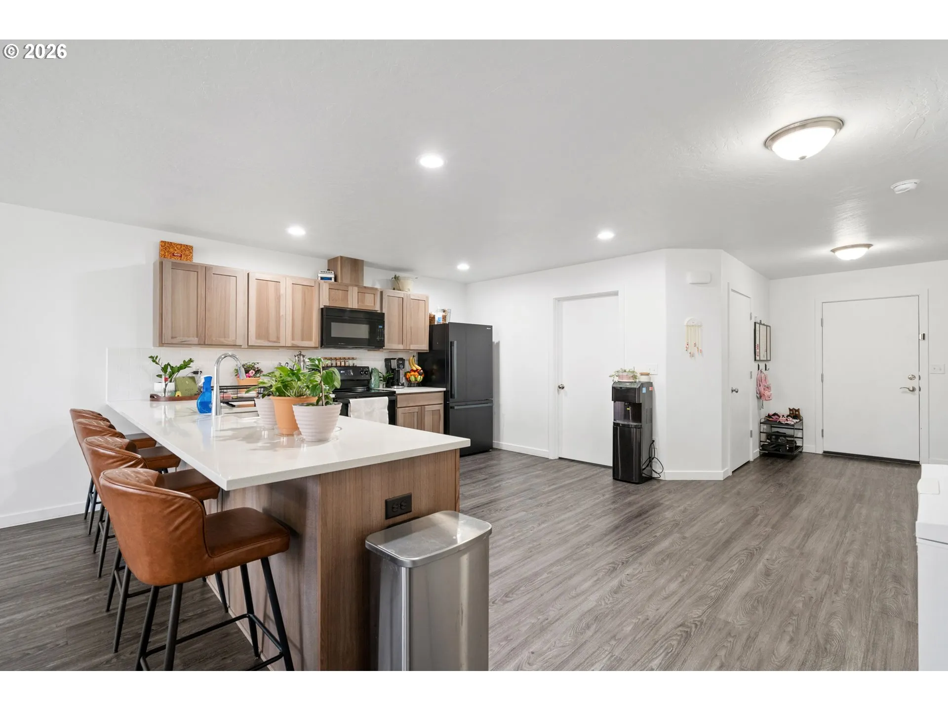 Kitchen-Eating Area