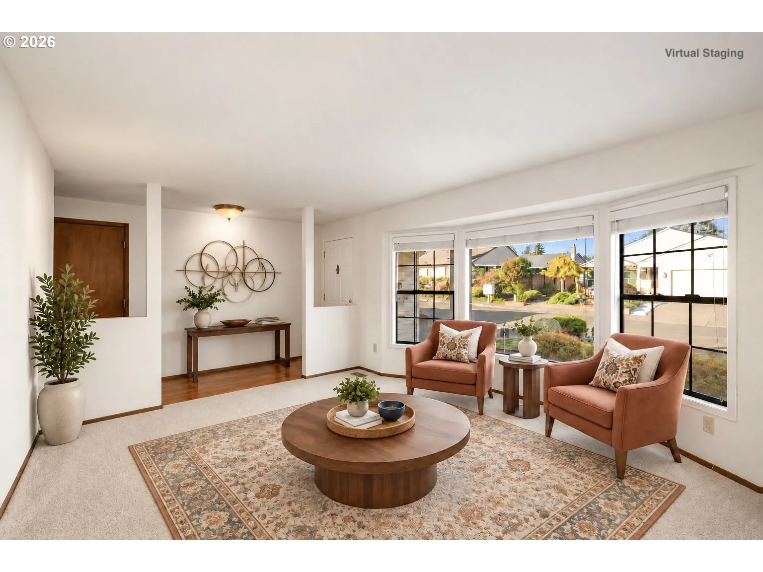 Living Room/Entrance