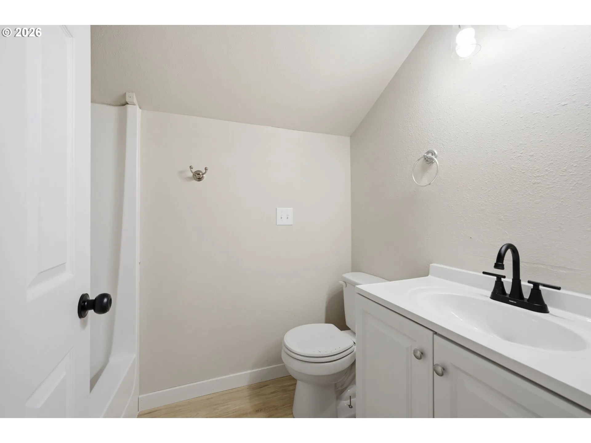 Bathroom-Upper