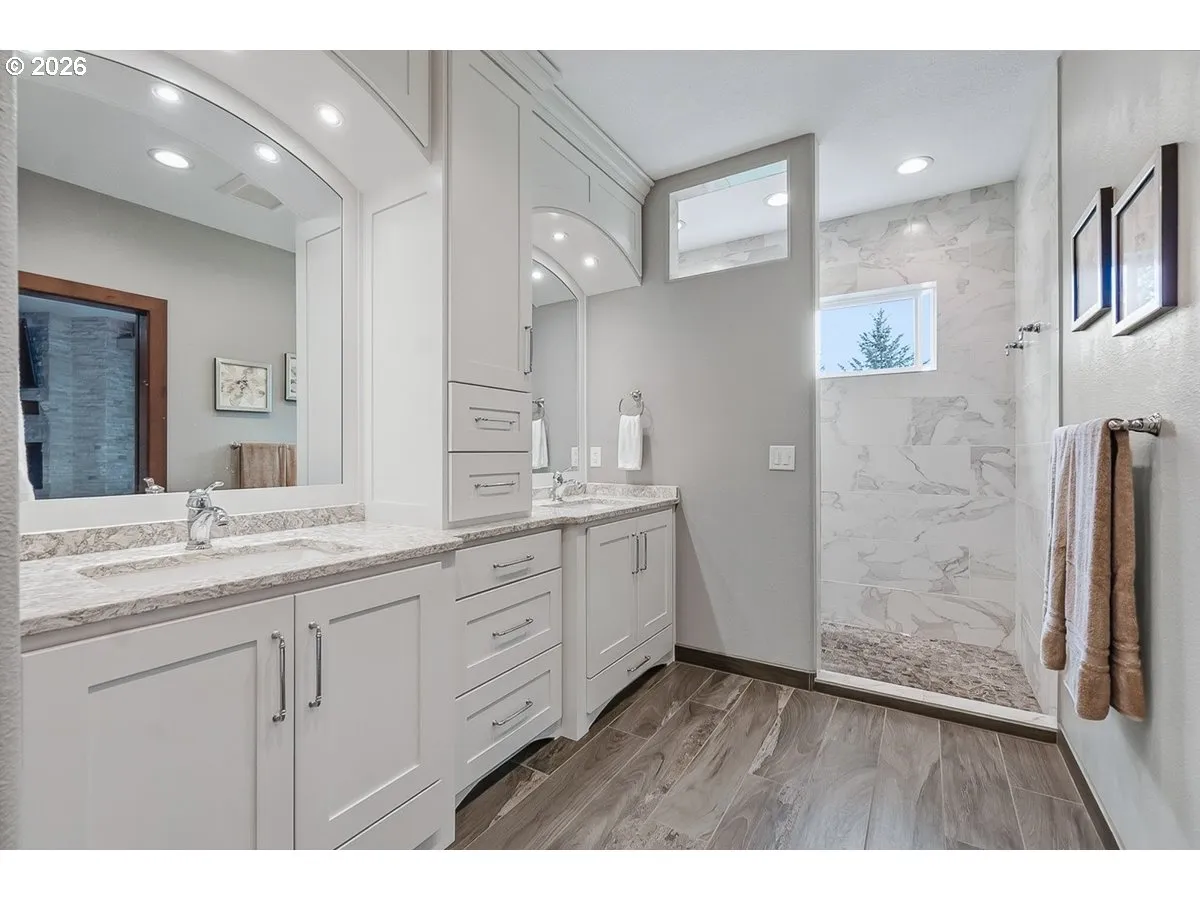 Bathroom, Attached-Double Sinks