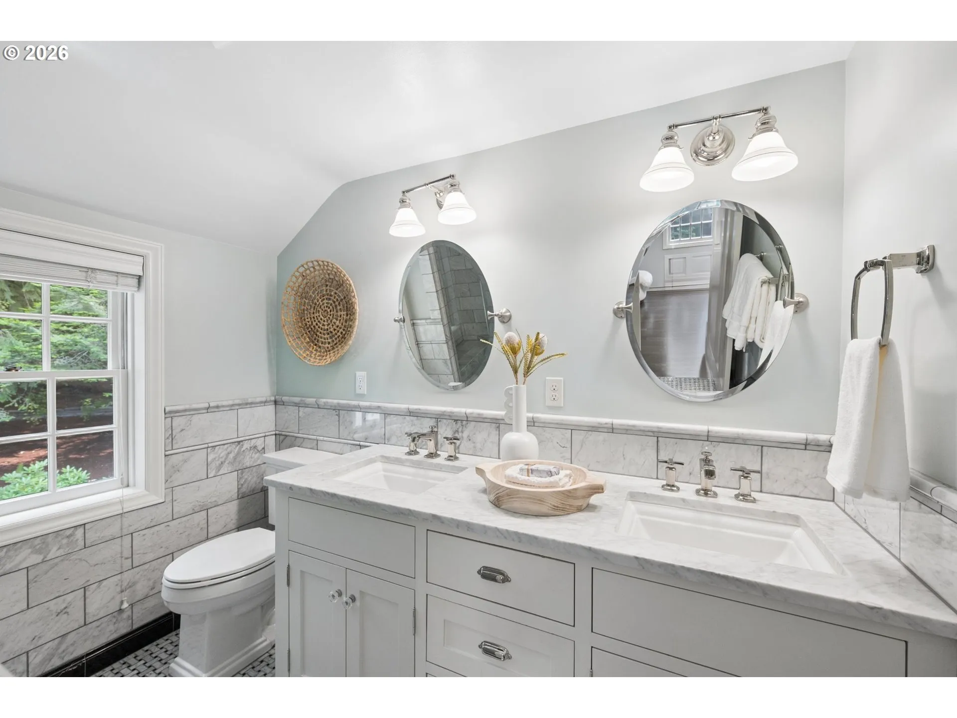 En Suite Bathroom-Upper