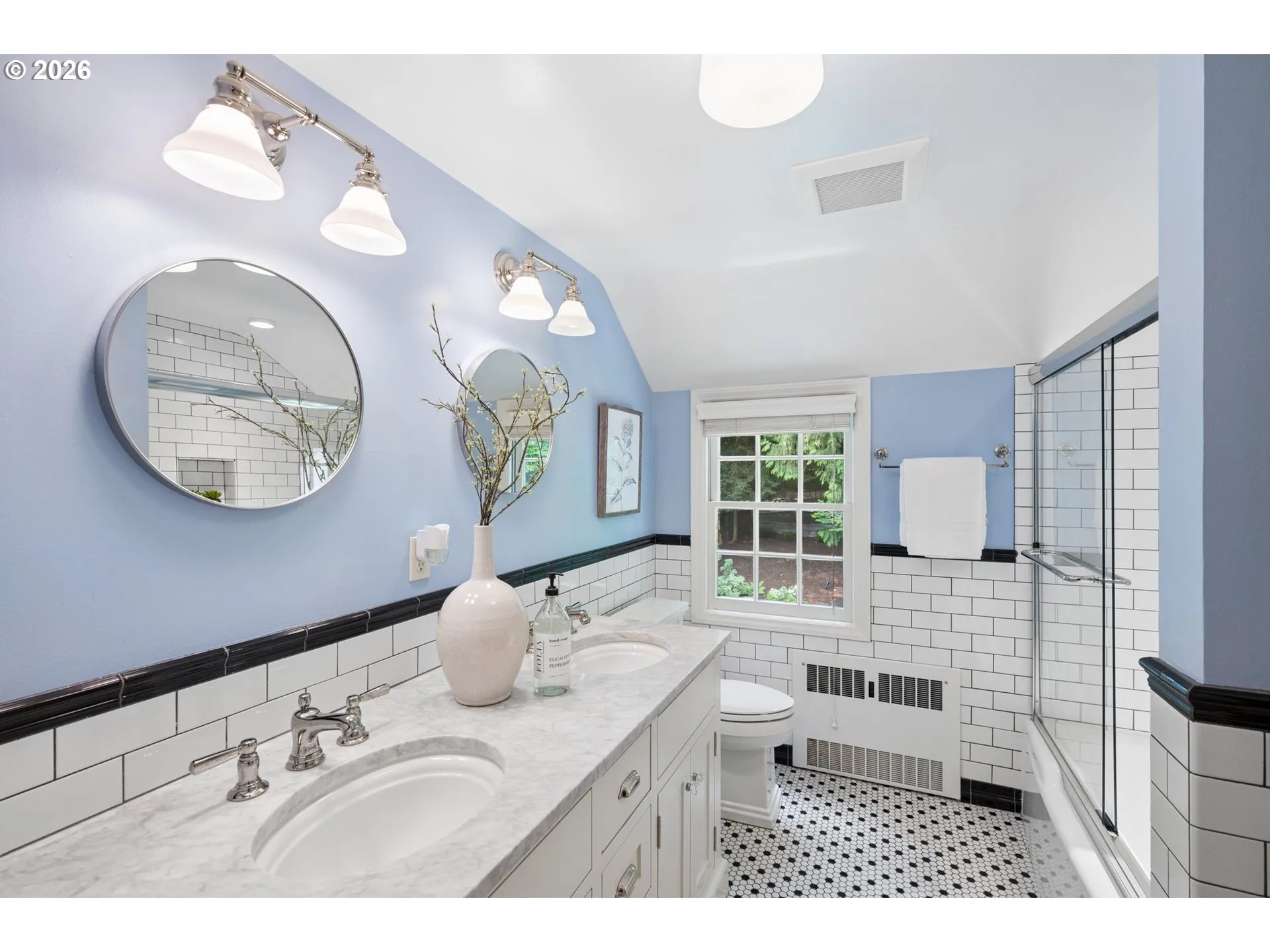 Bathroom-Upper