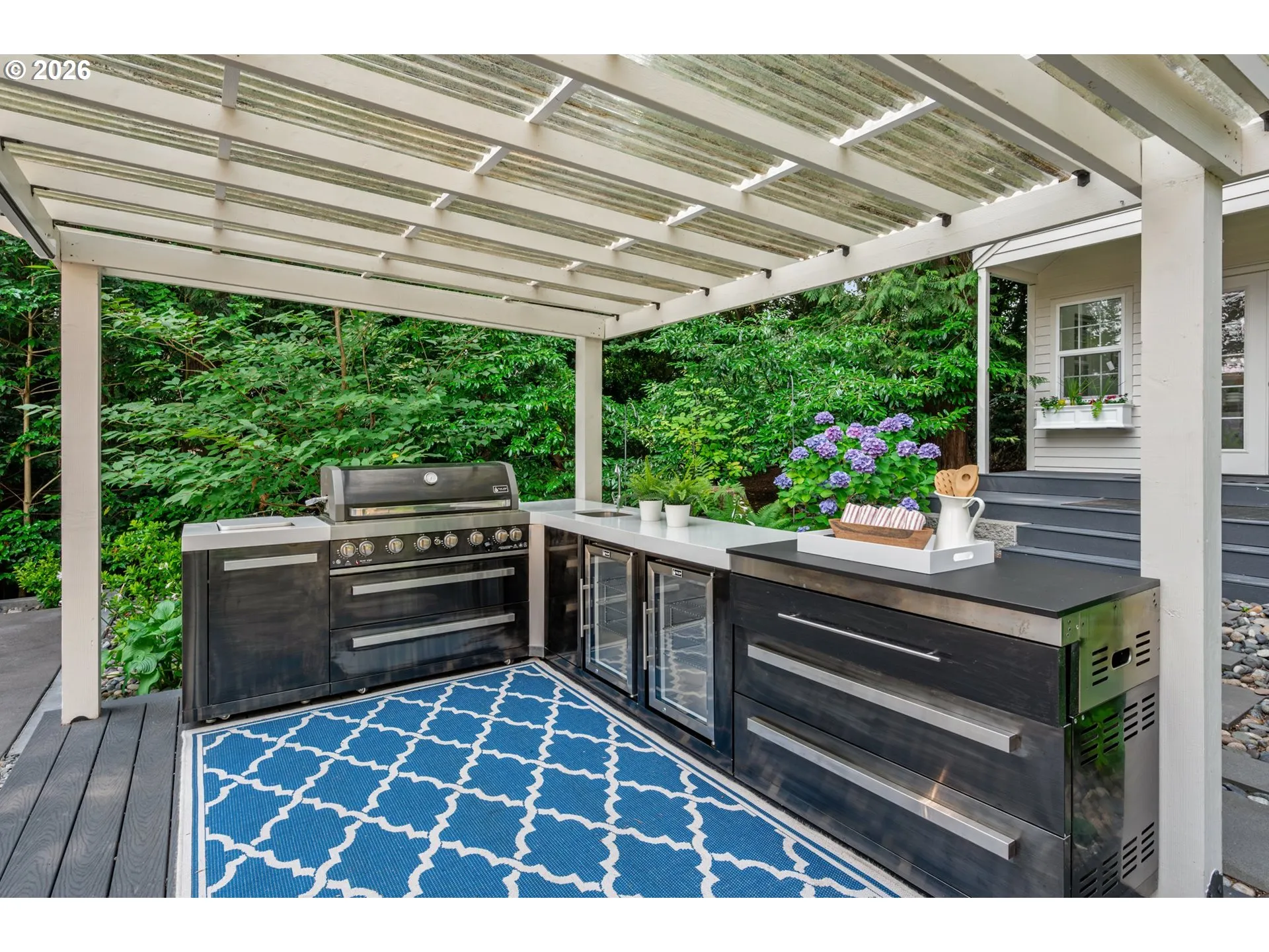 Kitchen/Outside