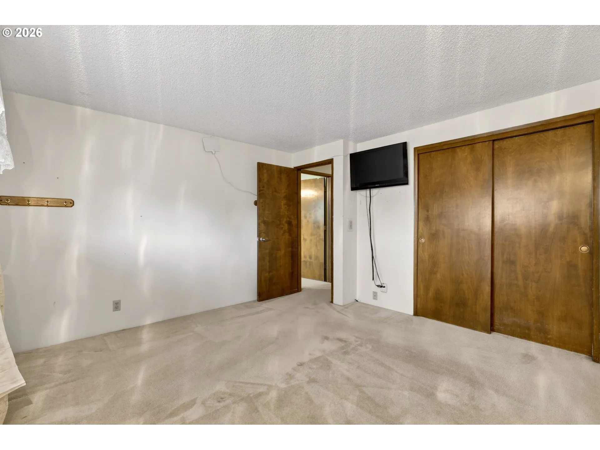 Bedroom, Primary
