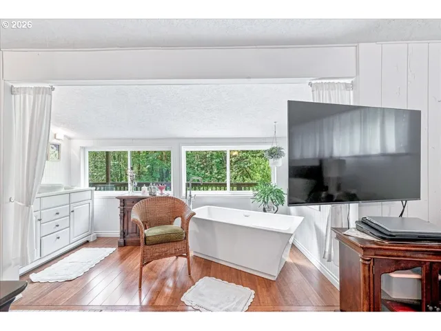 Bathroom, Attached-Garden Tub