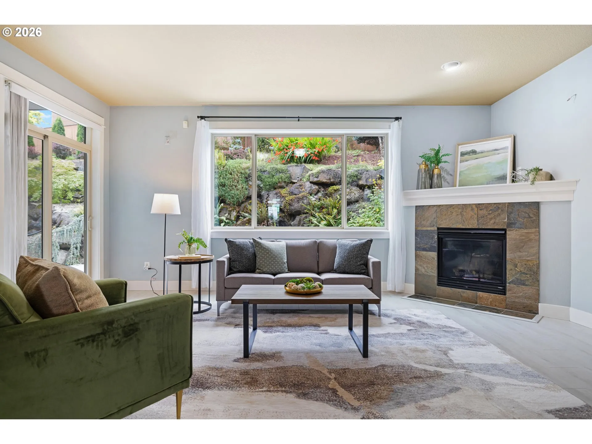 Living Room-Fireplace