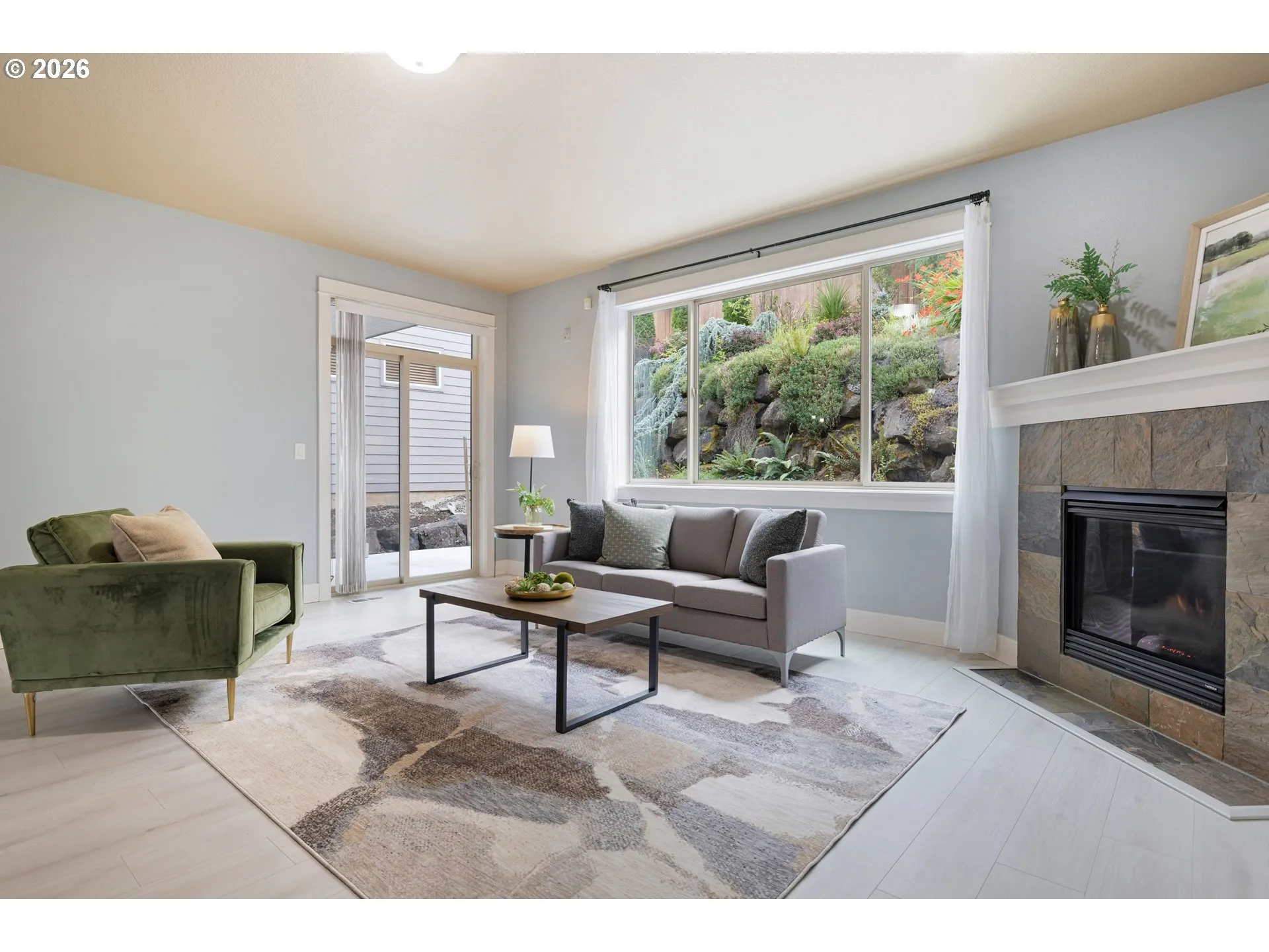 Living Room-Fireplace