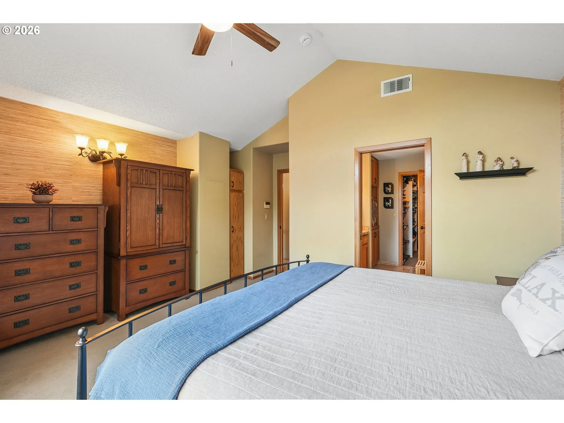 Bedroom, Owner's Suite-Vaulted Ceilings