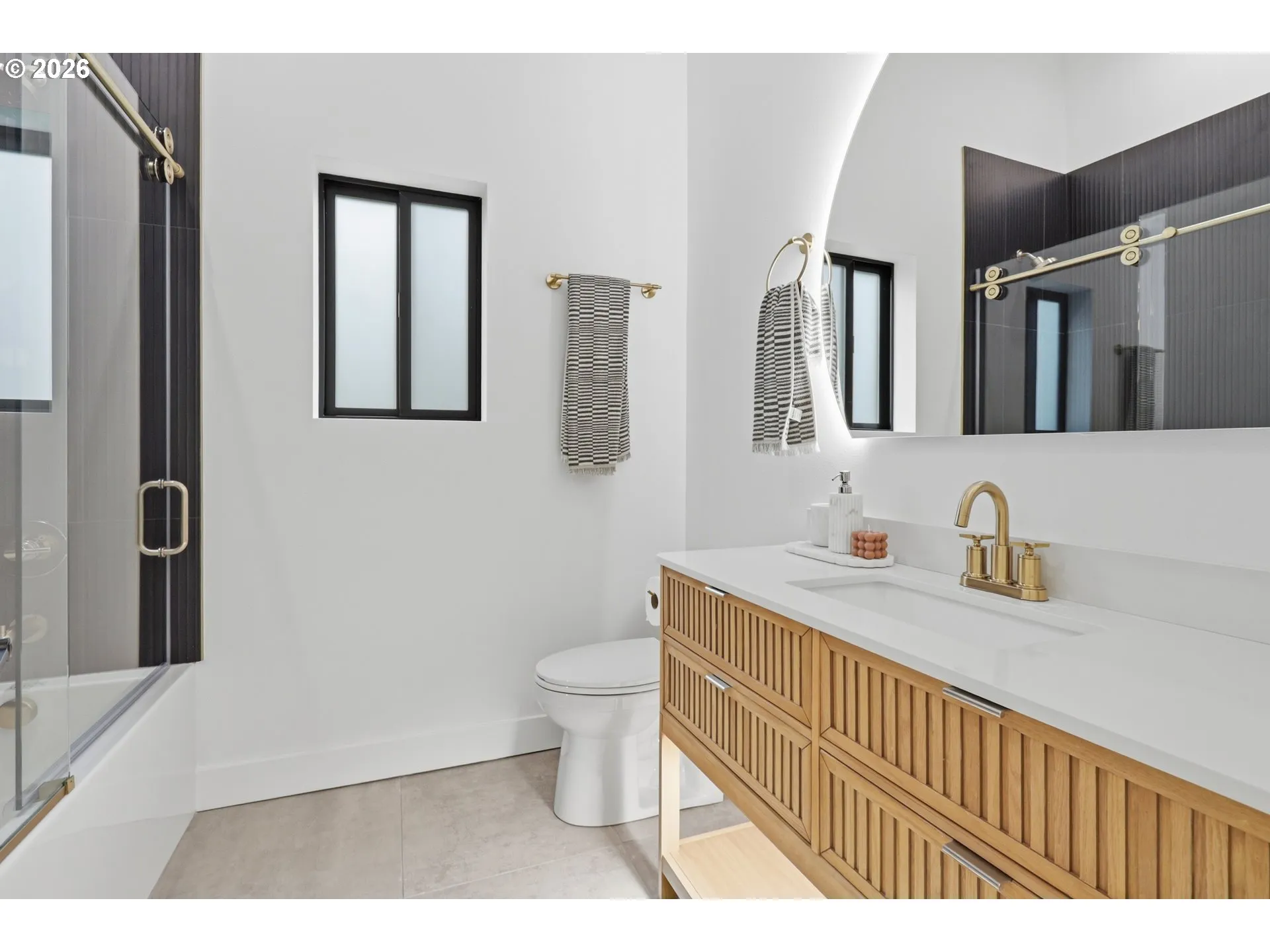Bathroom-Upper